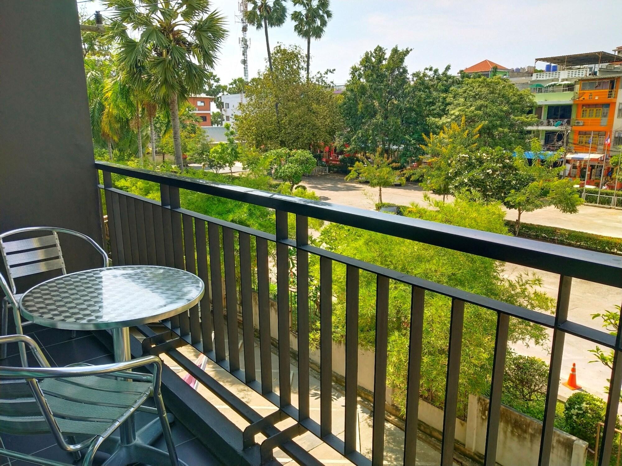 Inn Place Serviced Residence Pattaya Ngoại thất bức ảnh